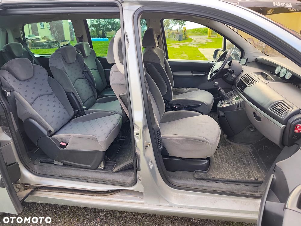 Peugeot 807 2.2 ST - 9