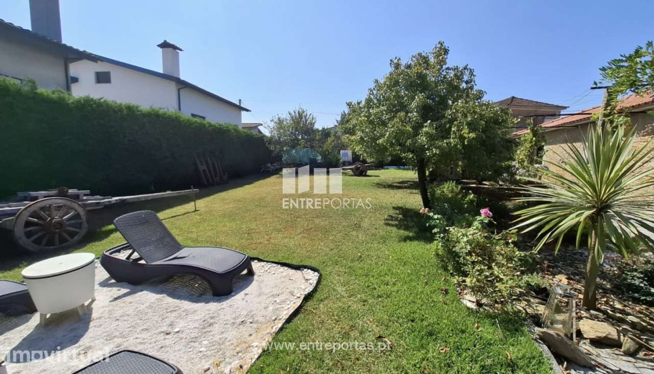 Venda de Moradia V4 com piscina e jardim, Balazar, Póvoa de Varzim - Grande imagem: 2/31