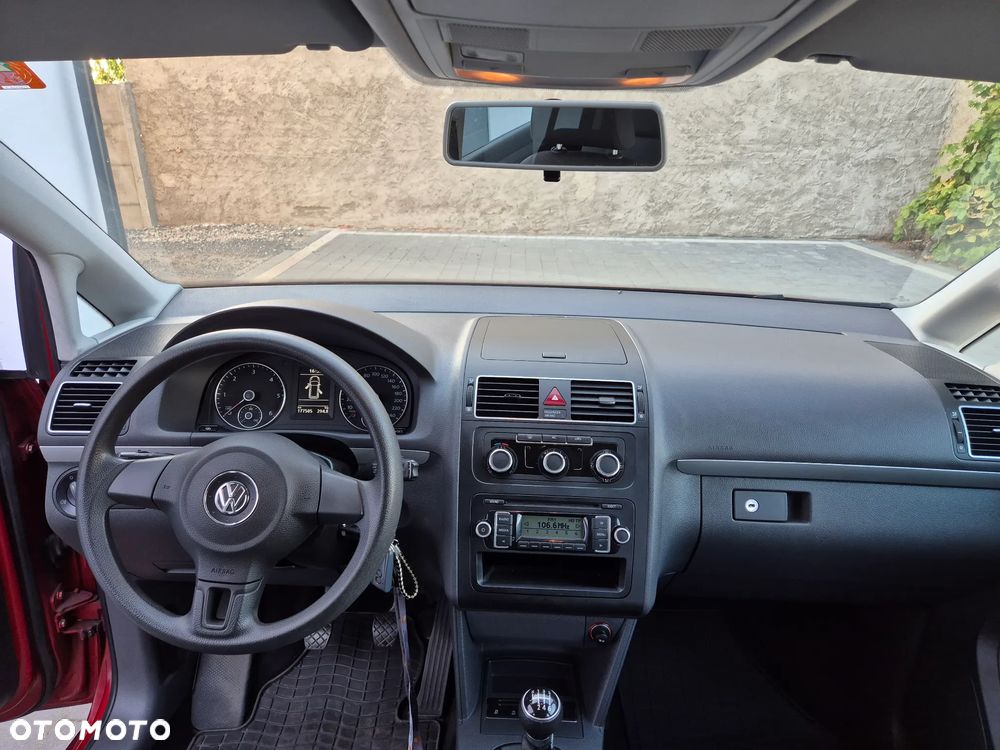Volkswagen Touran - 9