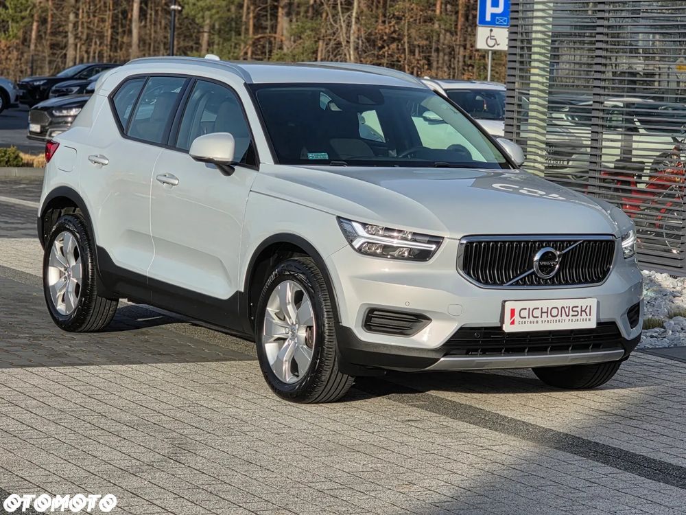 Volvo XC 40 T3 Momentum Pro - 32