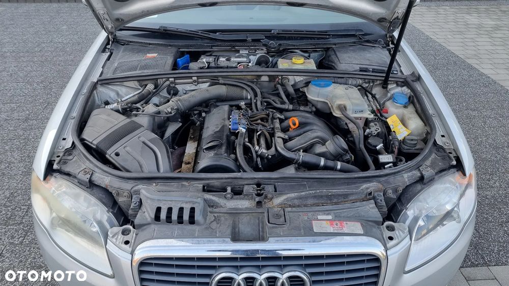 Audi A4 Limousine 1.6 - 9