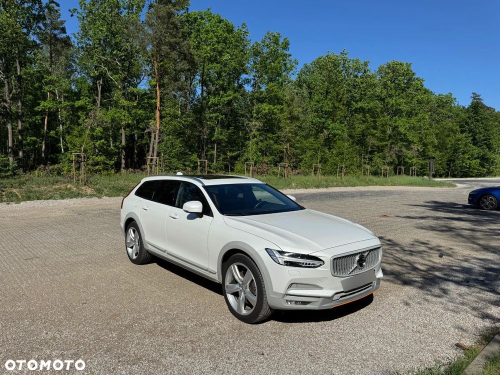 Volvo V90 Cross Country - 21