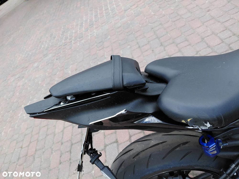 Yamaha R7 - 16