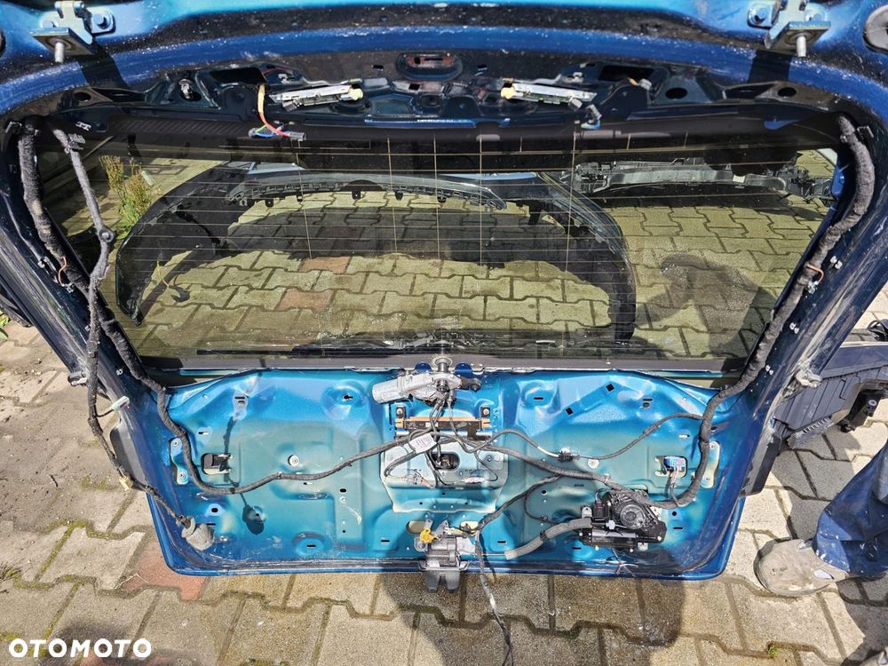 klapa tylna blenda lampa high audi q8 europa - 3