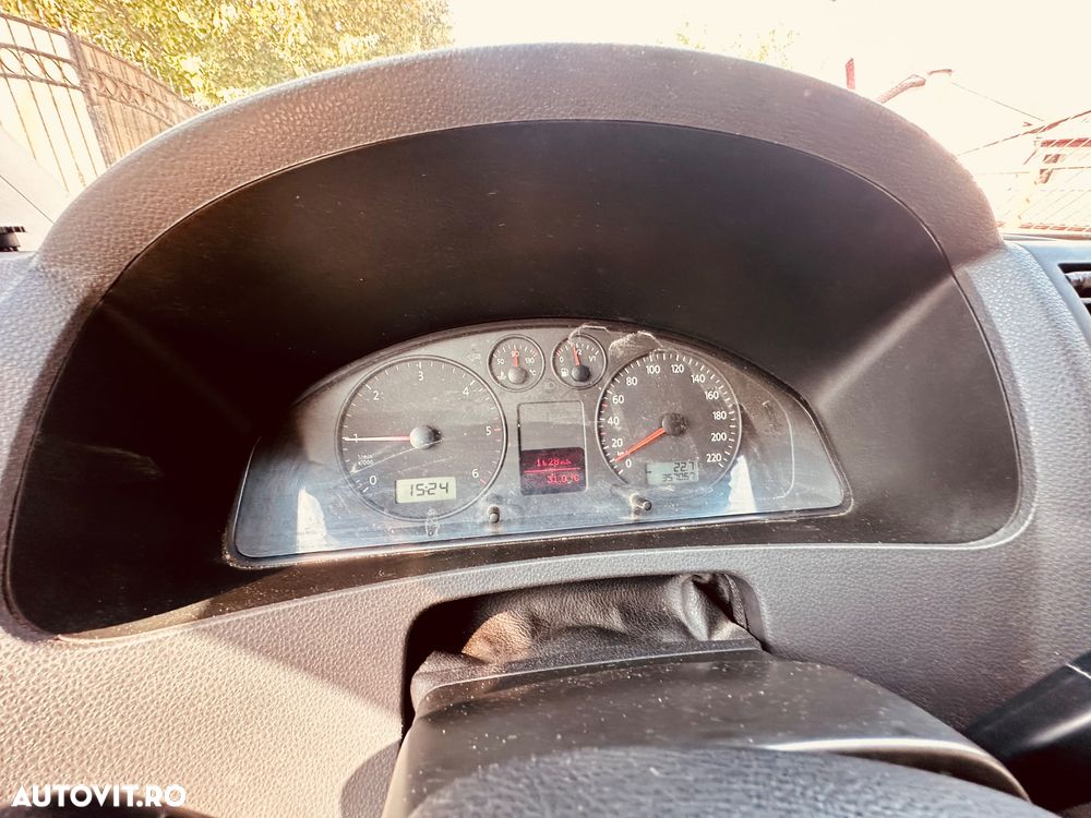 Volkswagen Transporter - 9