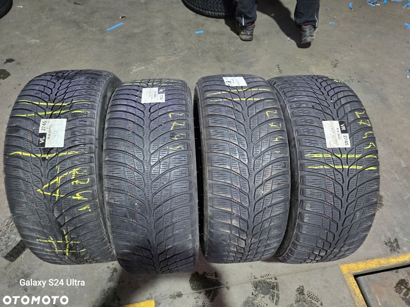 BRIDGESTONE BLIZZAK LM-32s 225/50R17 98V 5,5mm 4X - 1