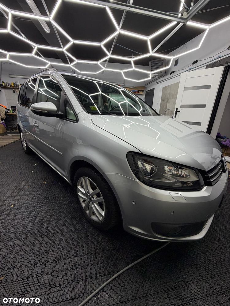 Volkswagen Touran - 8