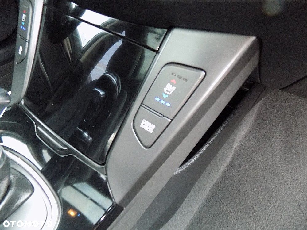 Hyundai i40 i40cw 1.7 CRDi Automatik Fifa World Cup Edition Gold - 17