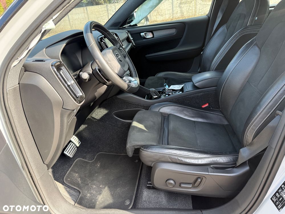 Volvo XC 40 D3 AWD Geartronic R-Design - 25