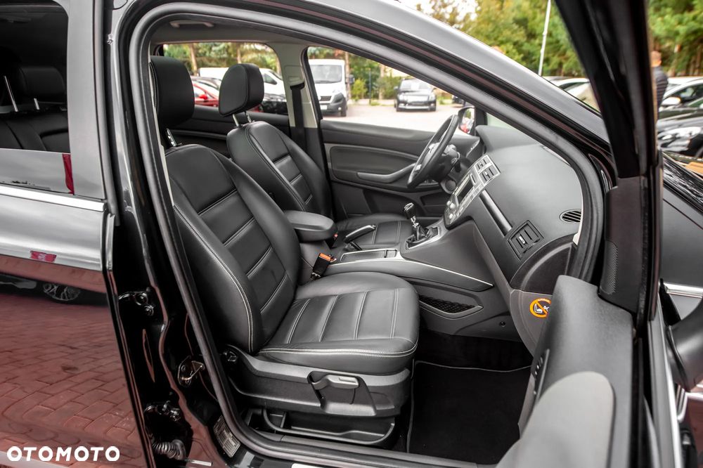 Ford Kuga 2.5 4x4 Titanium - 20