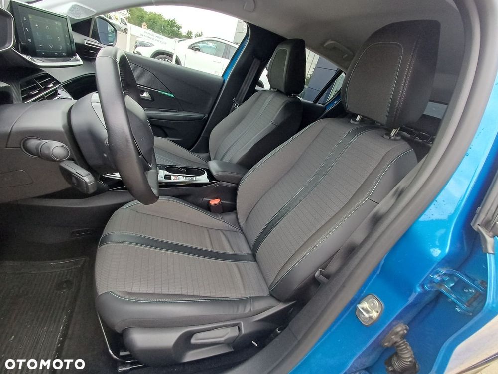 Peugeot 208 - 13