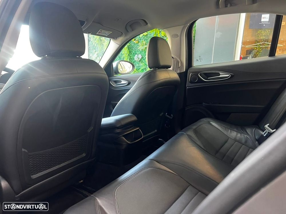 Alfa Romeo Giulia 2.2 D Super - 11