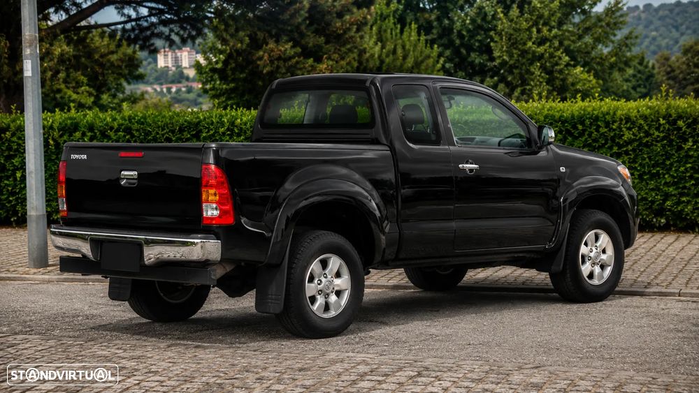 Toyota Hilux 2.5 D-4D 4WD CE AC - 2