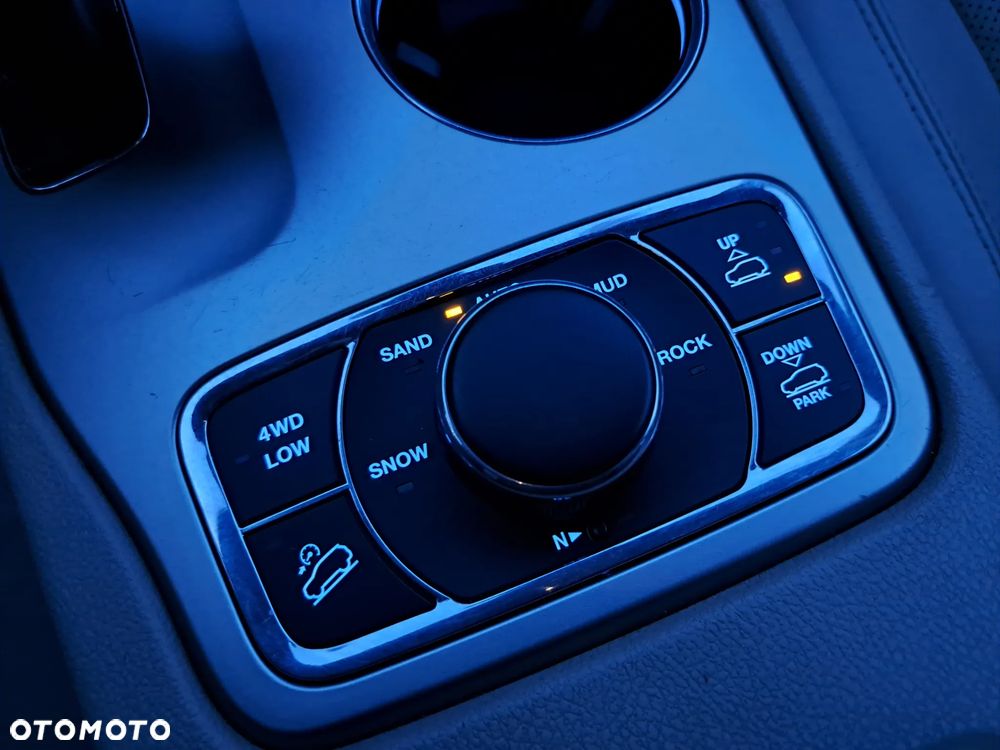 Jeep Grand Cherokee - 18