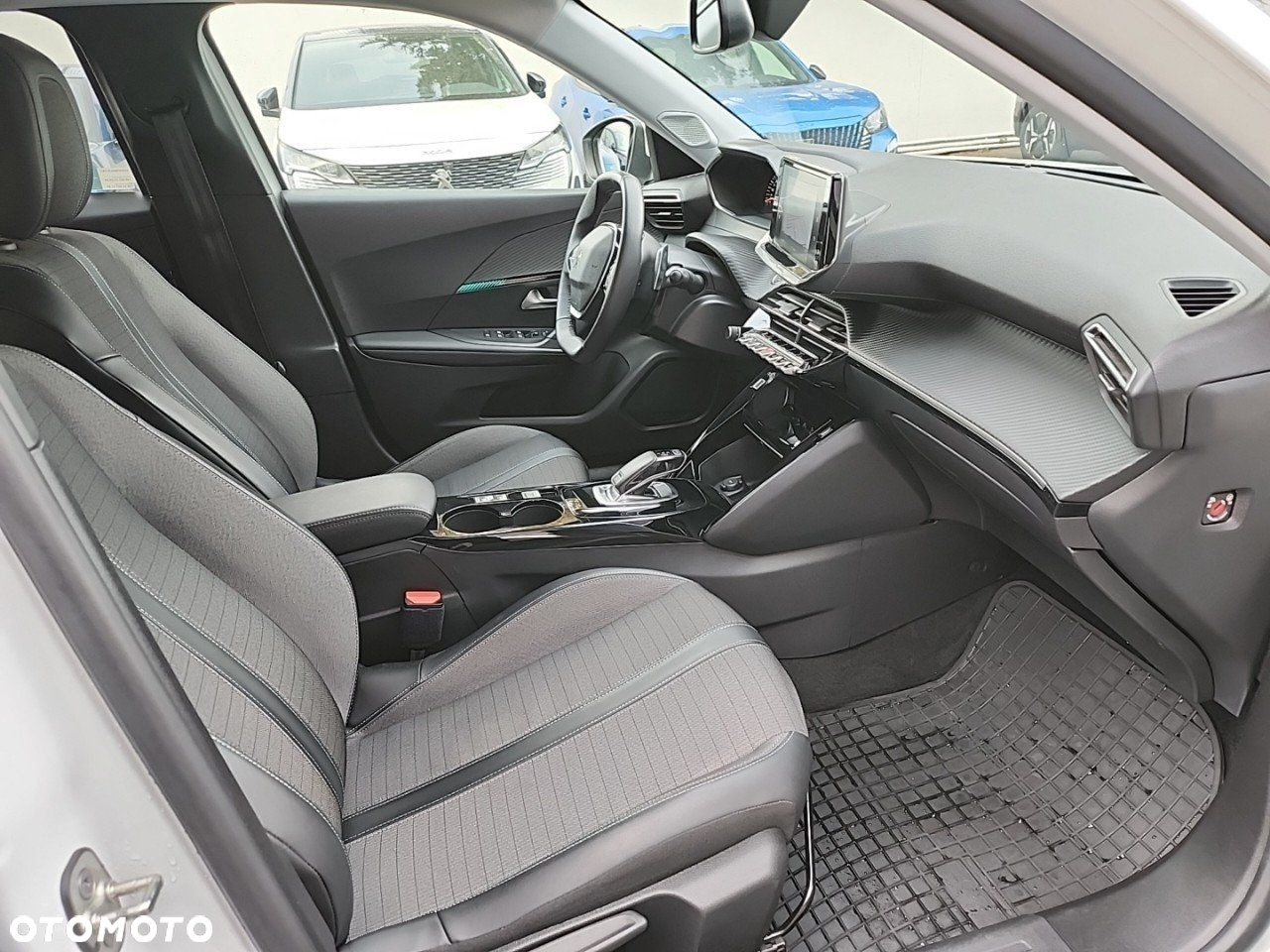 Peugeot 2008 - 12