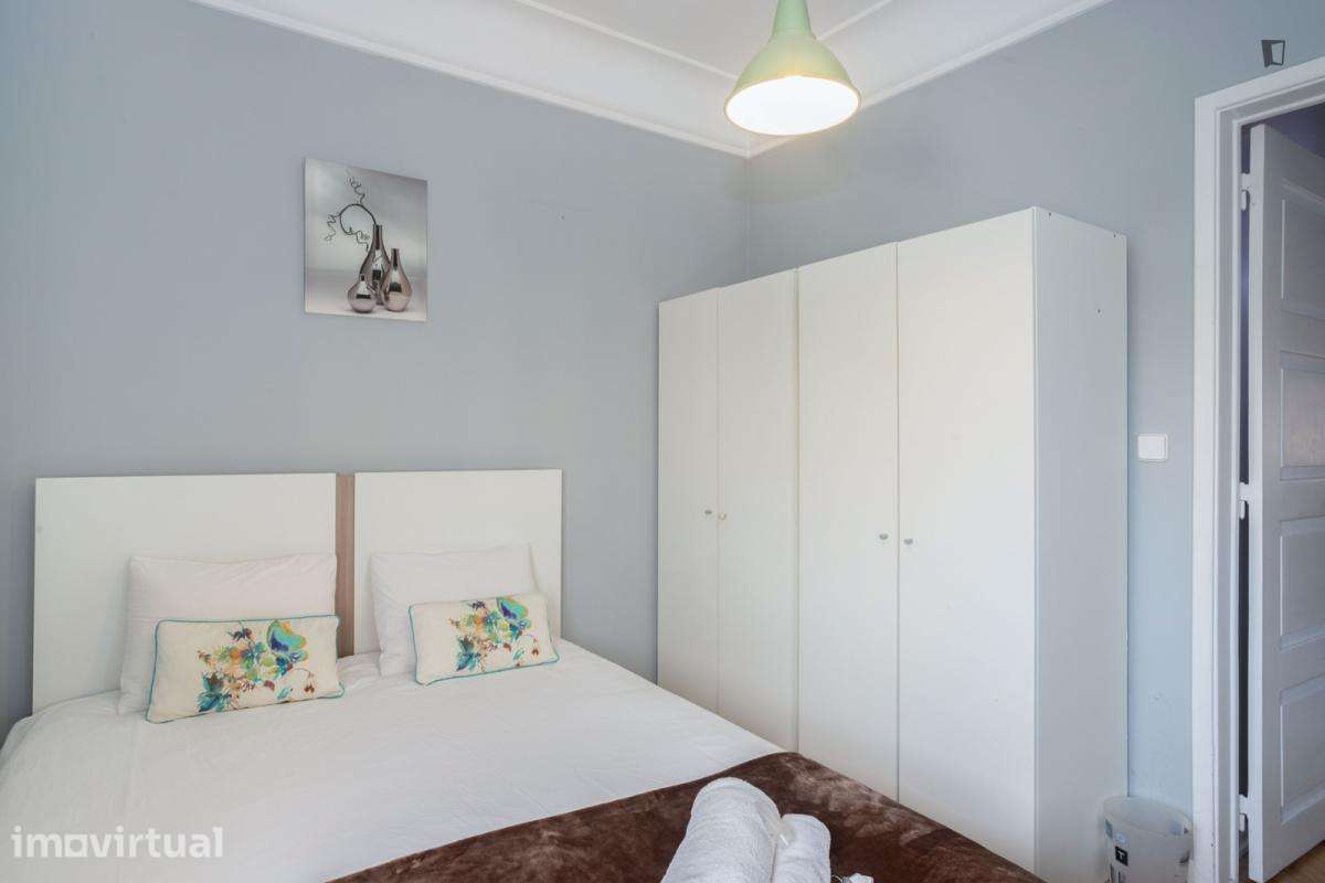 Quarto - localizado em Roma-Areeiro Lisbon - Grande imagem: 2/11