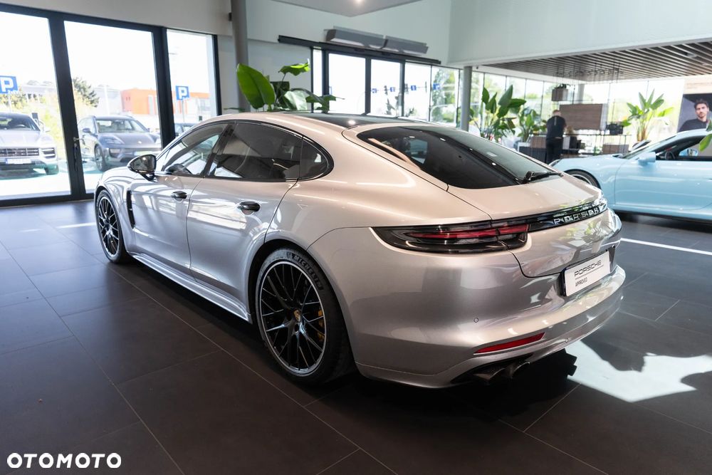 Porsche Panamera Turbo - 6