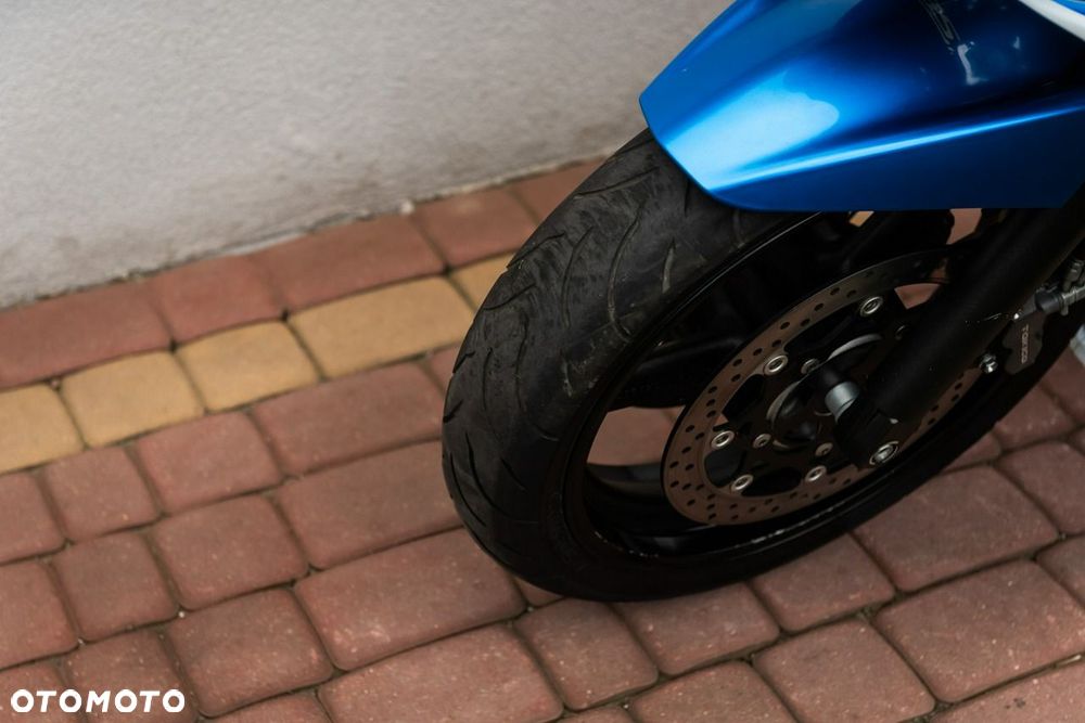 Suzuki GSX - 9