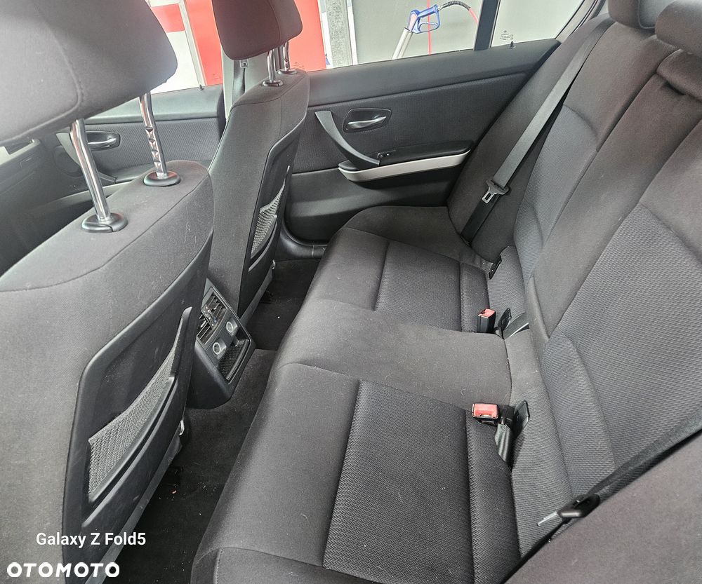 BMW Seria 3 318d EU6 - 18