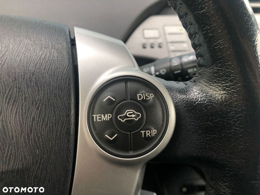 Toyota Prius 1.8 HSD Sol - 21