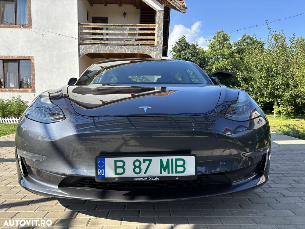 Tesla Model 3 - 5