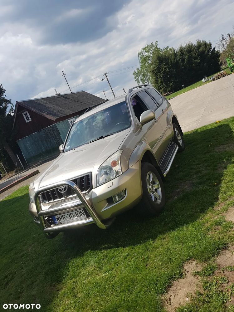 Toyota Land Cruiser - 1