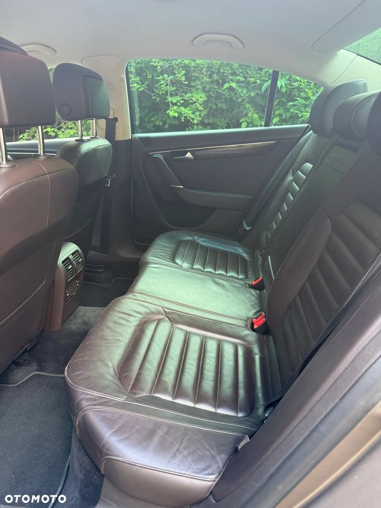 Volkswagen Passat 2.0 TDI 4Mot Highline DSG - 18