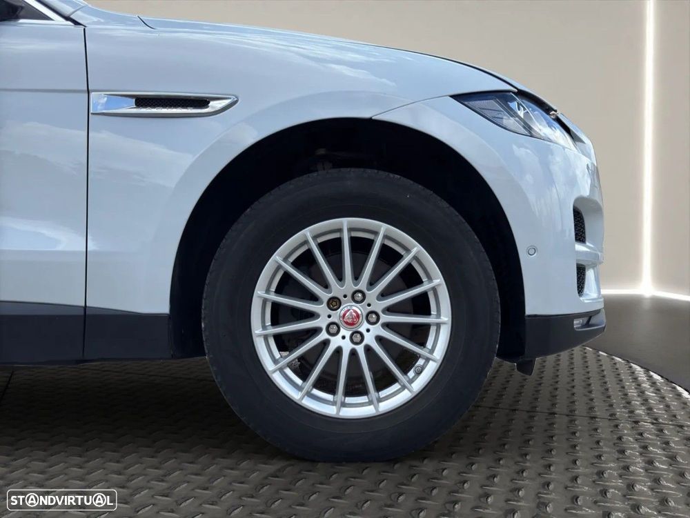Jaguar F-Pace - 8