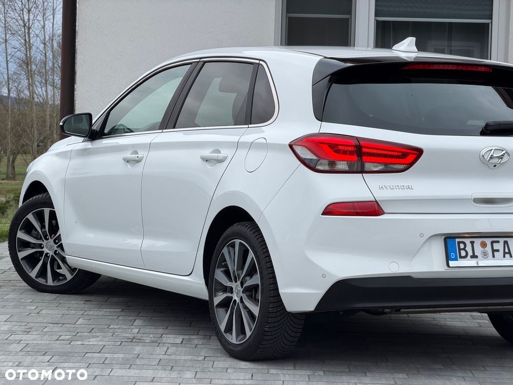 Hyundai i30 1.6 CRDi Fifa World Cup Edition - 15