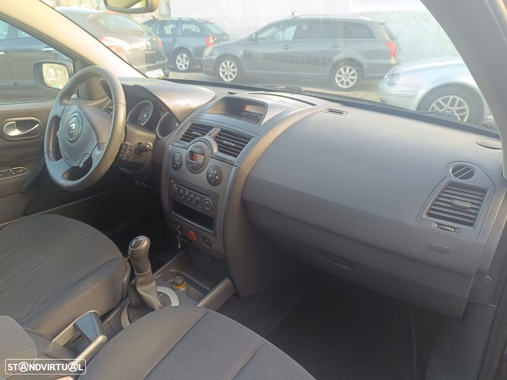 Renault Mégane 1.5 dCi Confort - 8