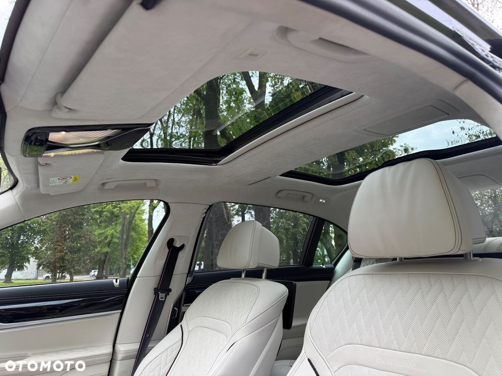 BMW Seria 7 750Li xDrive sport - 27