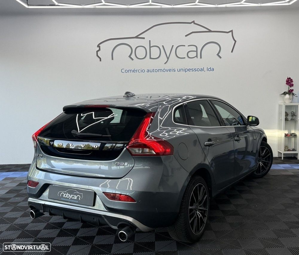 Volvo V40 2.0 D2 R-Design Momentum Geartronic - 7