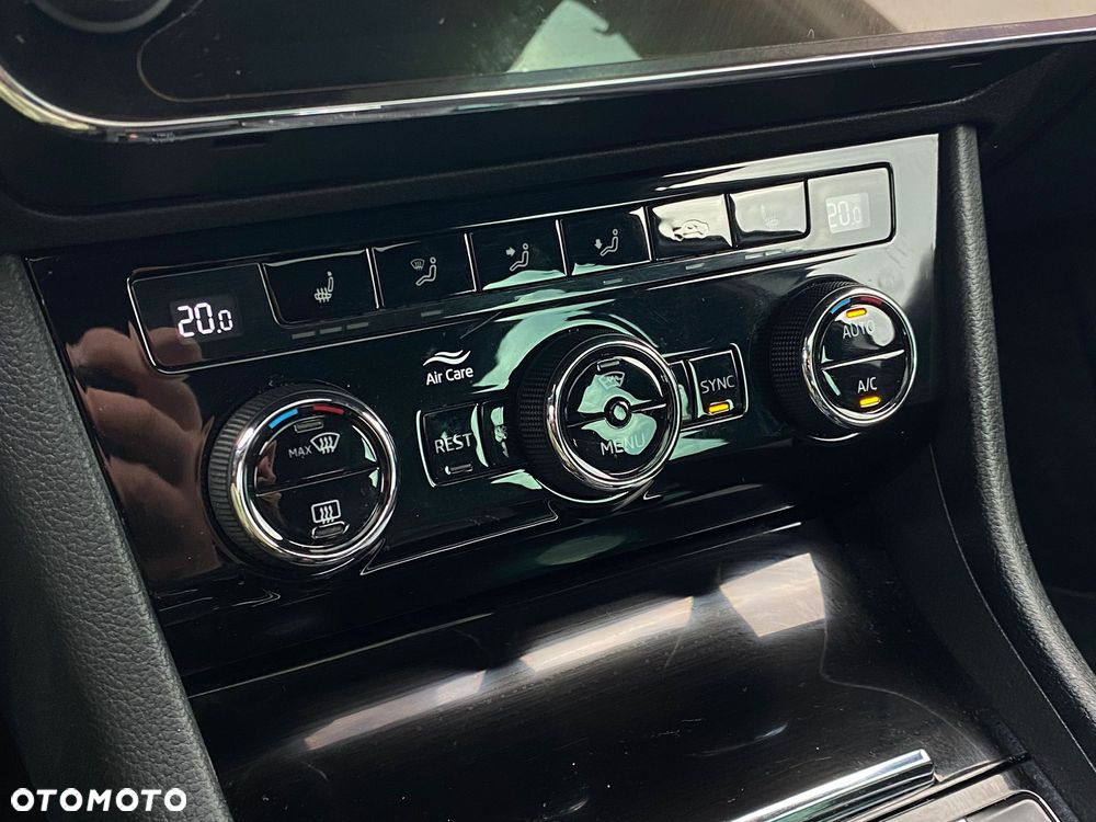 Skoda Superb 2.0 TDI Sportline DSG - 22