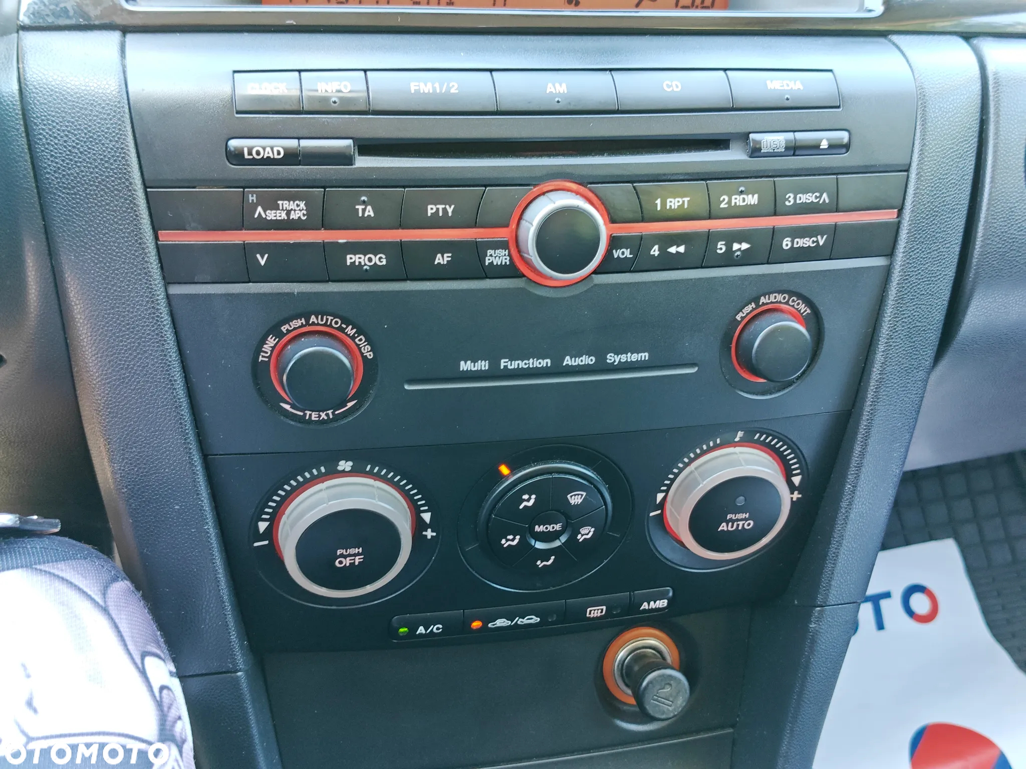 Mazda 323F 1.8 GLX - 23