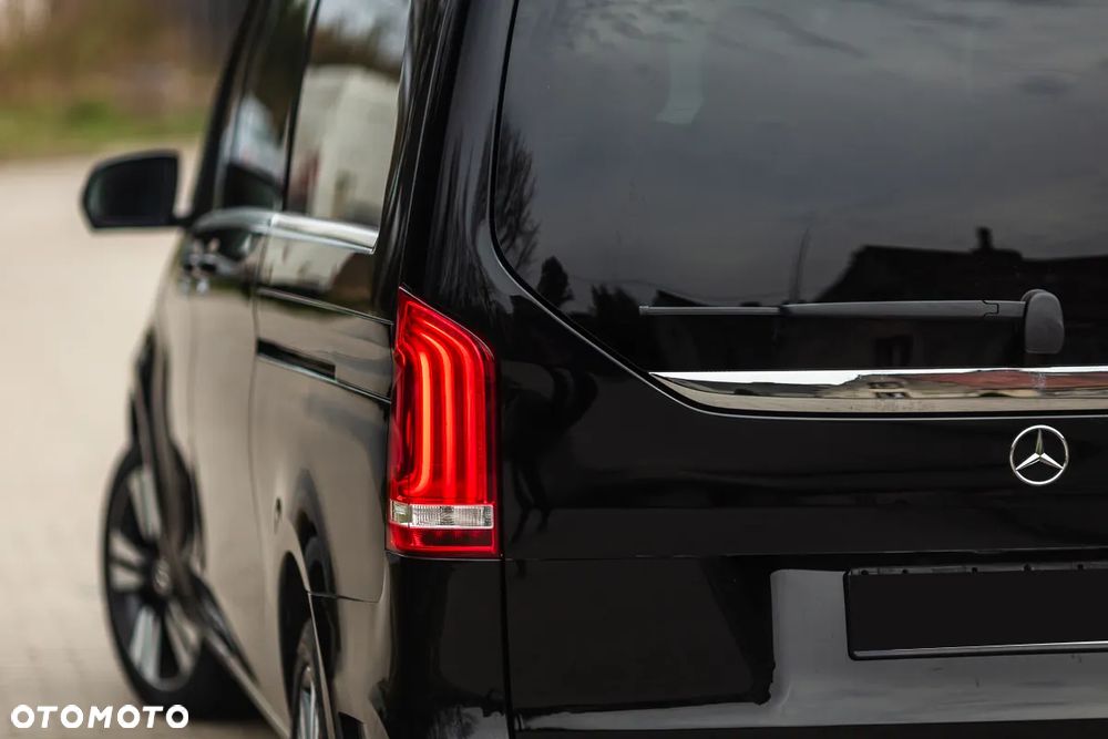 Mercedes-Benz Klasa V 300 d extralang 4Matic 9G-TRONIC Avantgarde - 12