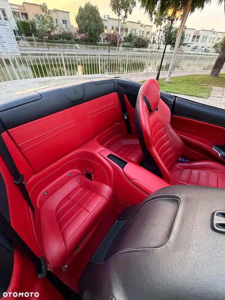 Ferrari California T - 16