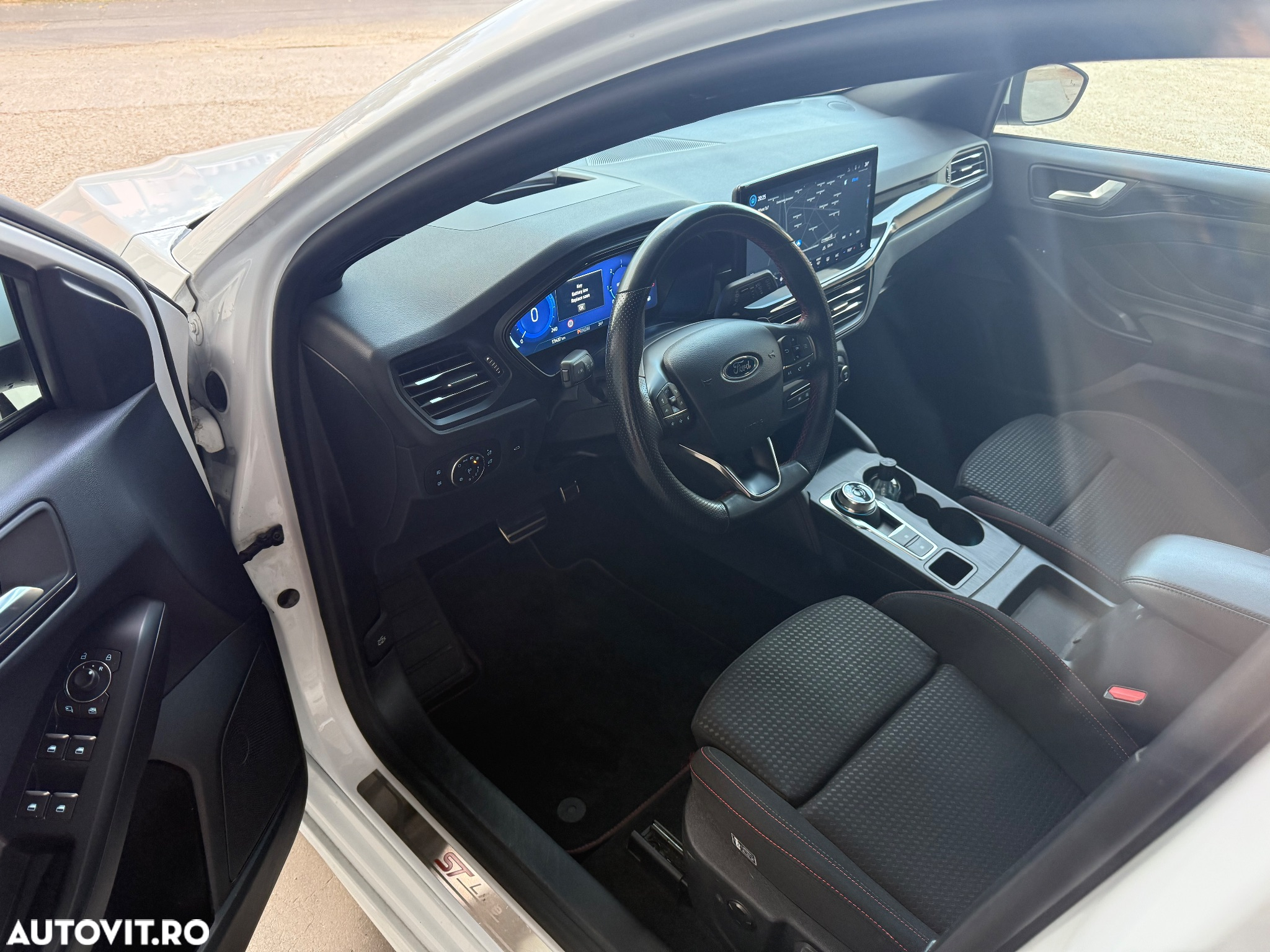 Ford Focus 1.5 EcoBlue Start-Stopp-System Aut. ST-LINE DESIGN - 8