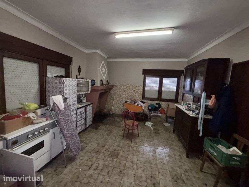 Casa com Restaurante + Vinha à Venda em Bragança – 2 andares, Garagem - Grande imagem: 5/12