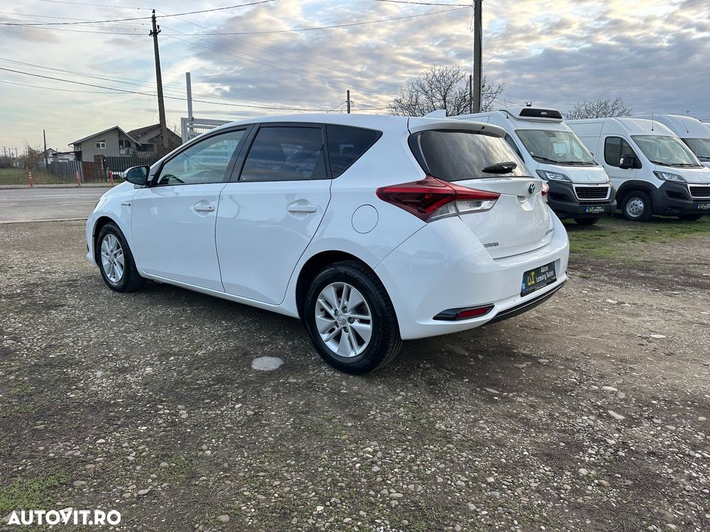 Toyota Auris 1.8 L VVT-i Hybrid Sol + - 18