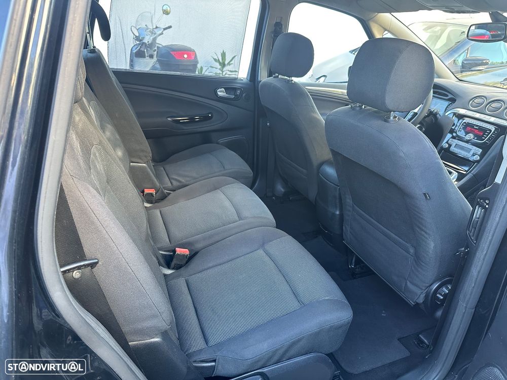 Ford S-Max 2.0 TDCi Titanium 7L - 29