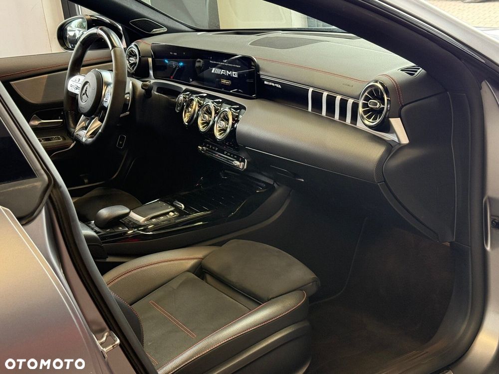 Mercedes-Benz CLA - 21