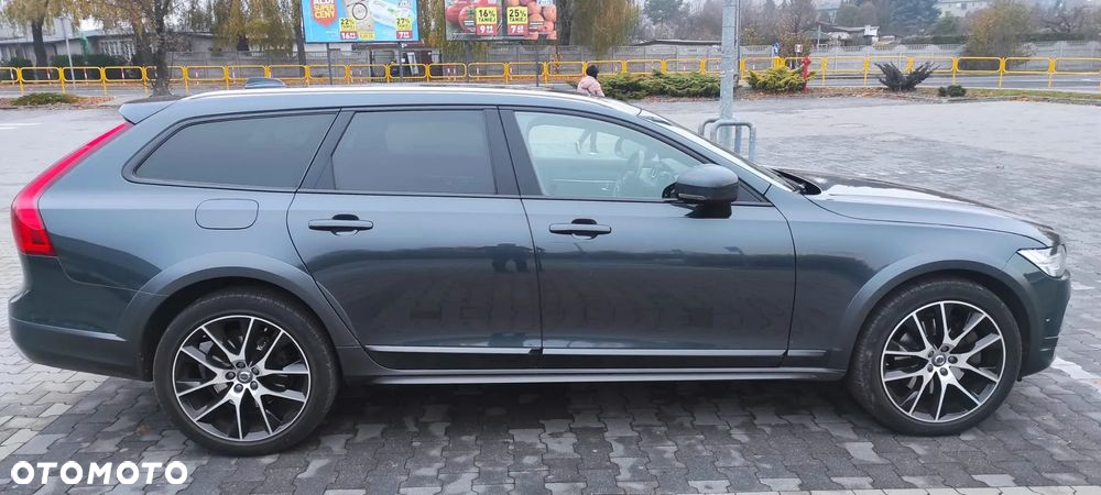 Volvo V90 Cross Country D5 AWD Geartronic Pro - 3