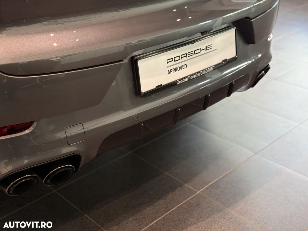 Porsche Cayenne - 16