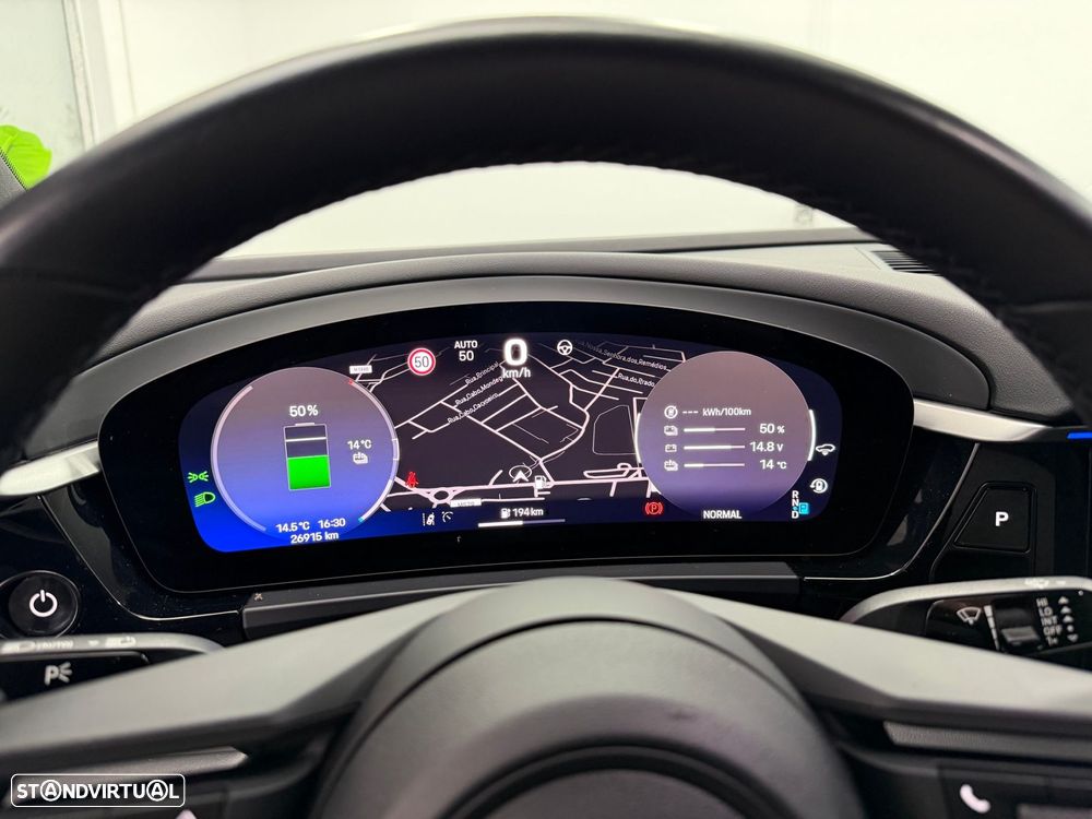 Porsche Macan Electric 4 - 13