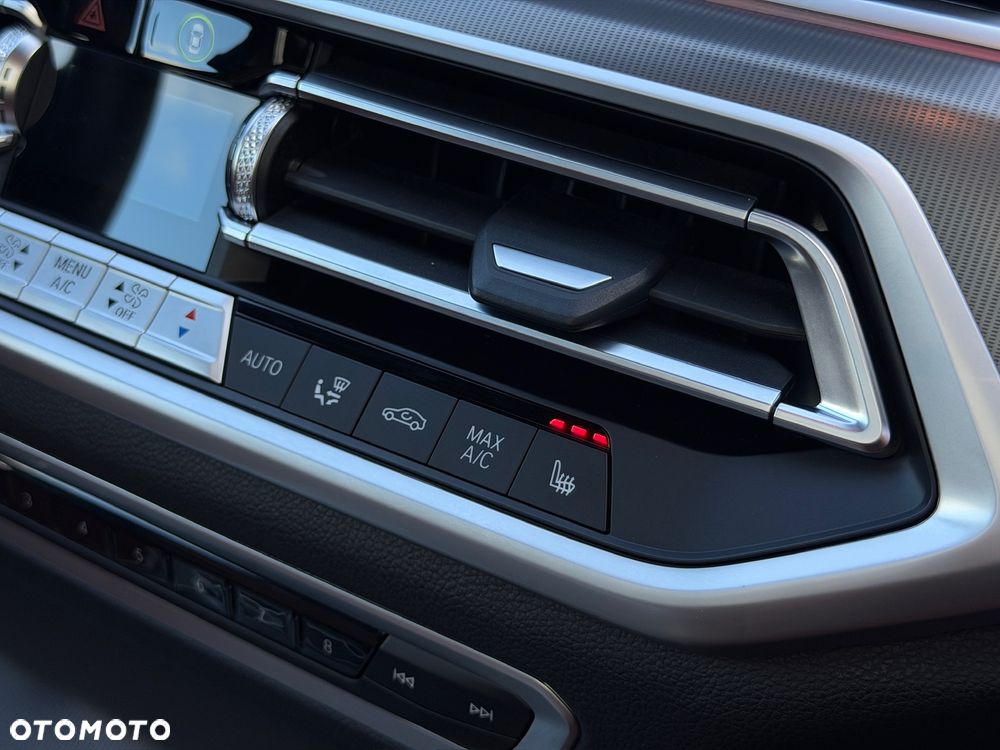 BMW X5 xDrive45e - 28