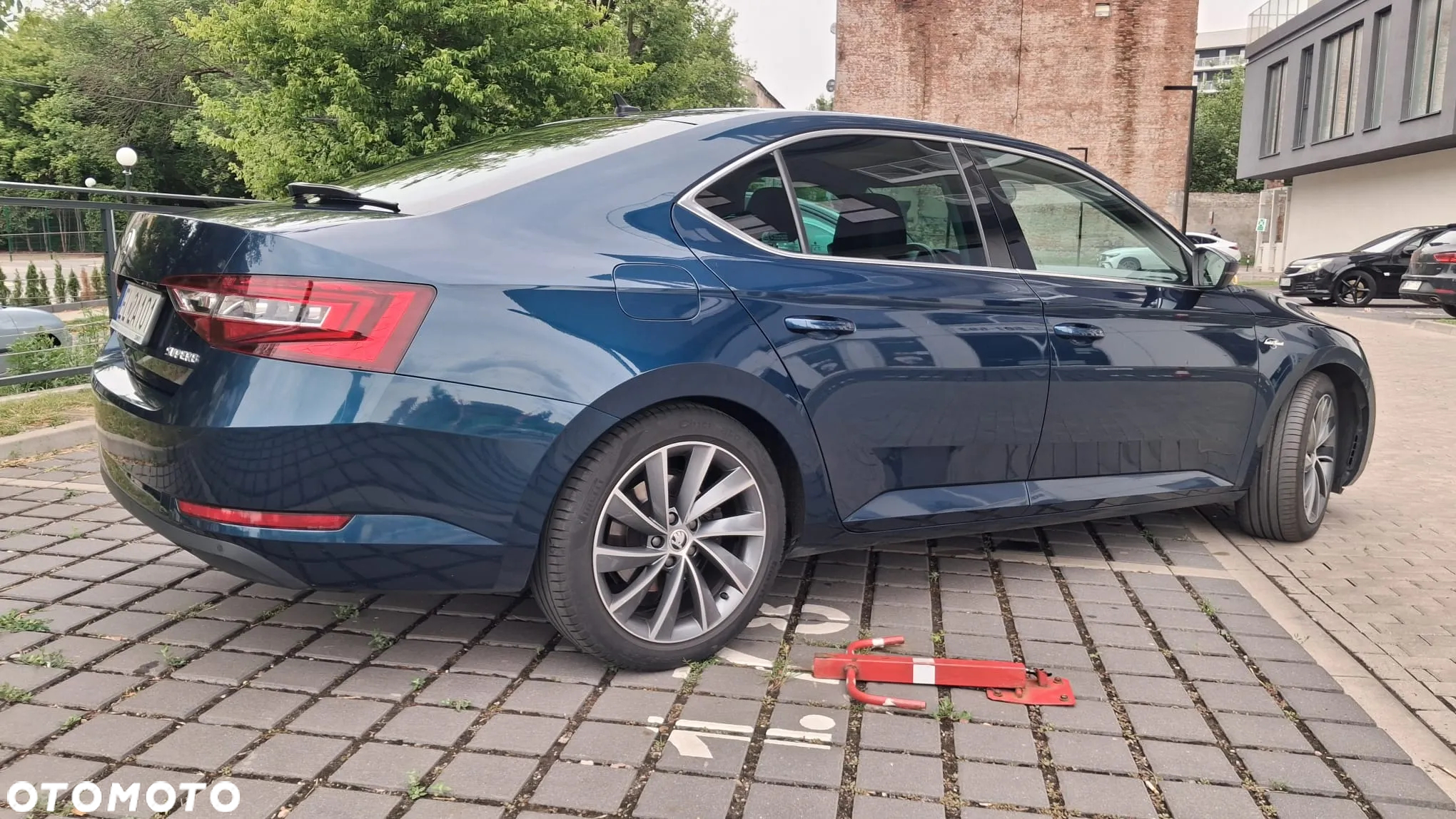 Skoda Superb 2.0 TDI L&K DSG - 3