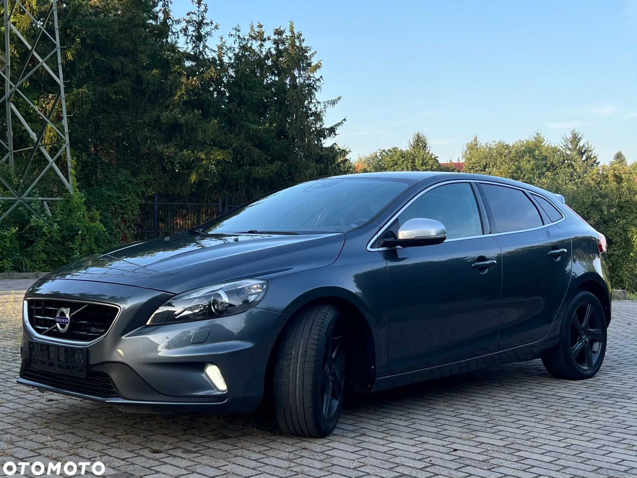 Volvo V40 D3 R-Design Summum - 1