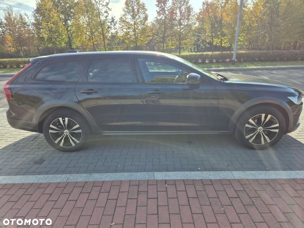 Volvo V90 Cross Country - 20