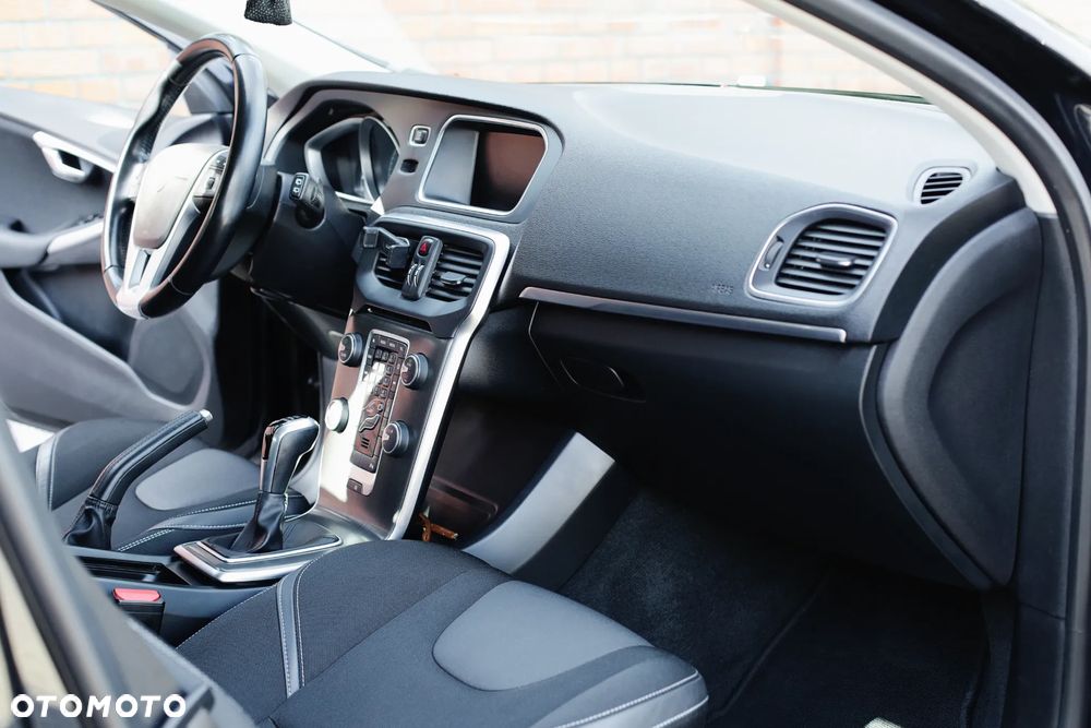 Volvo V40 D4 Drive-E R-Design Momentum - 7