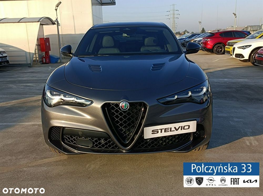 Alfa Romeo Stelvio - 21